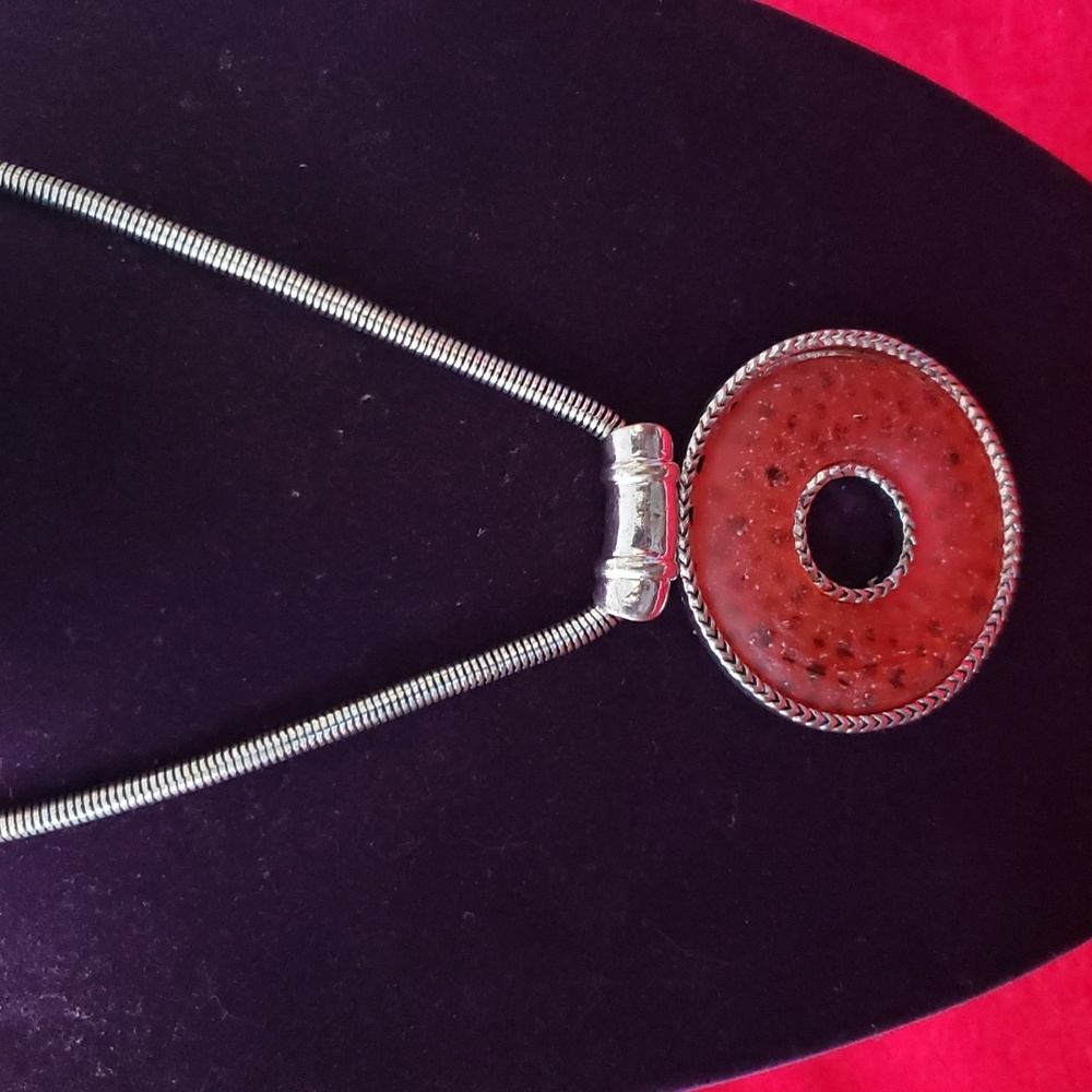 Spong coral silver necklace